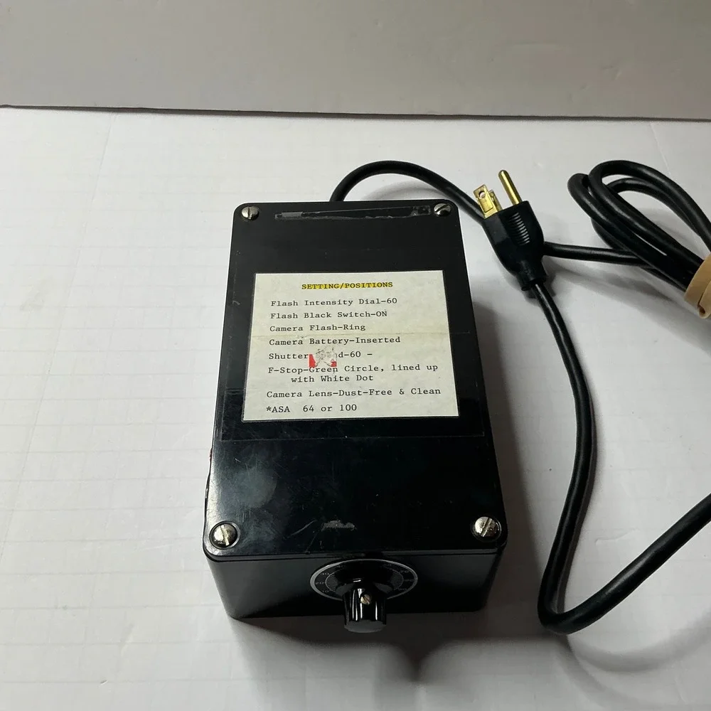 Lester A Dine Inc Clinical Box Power Supply‎ Model III 120 Volt Flash Unit